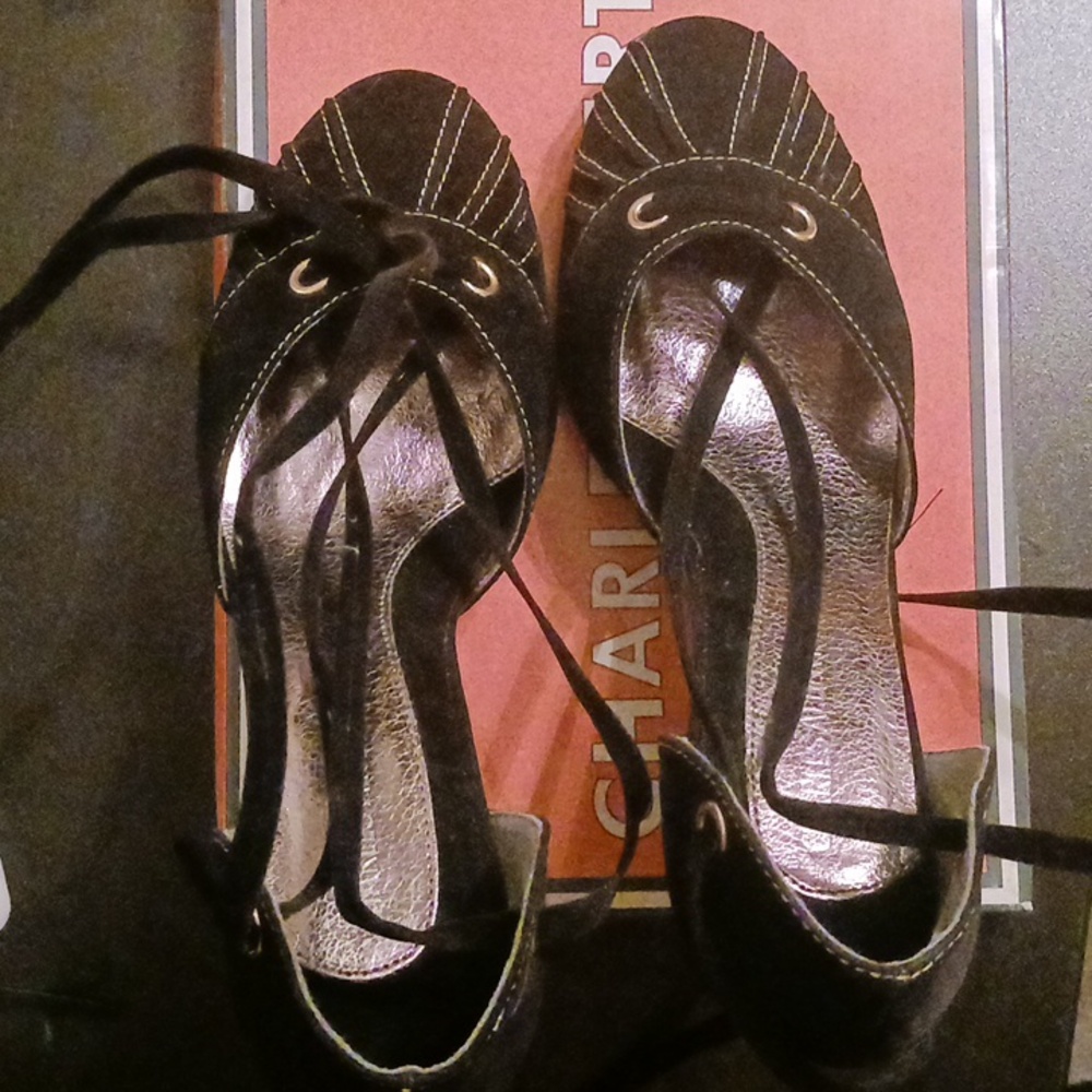 Shoes - Picture 2 of 4